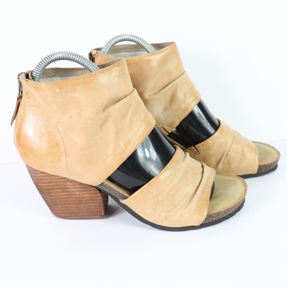OTBT patchouli heeled leather sandal taupe 8.5 - Picture 2 of 6